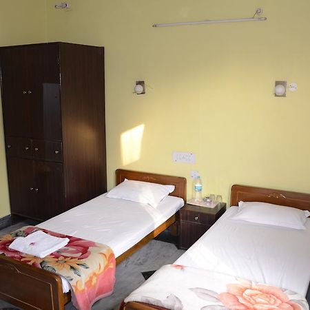Kim Lawn Guest House Calcutta Eksteriør billede