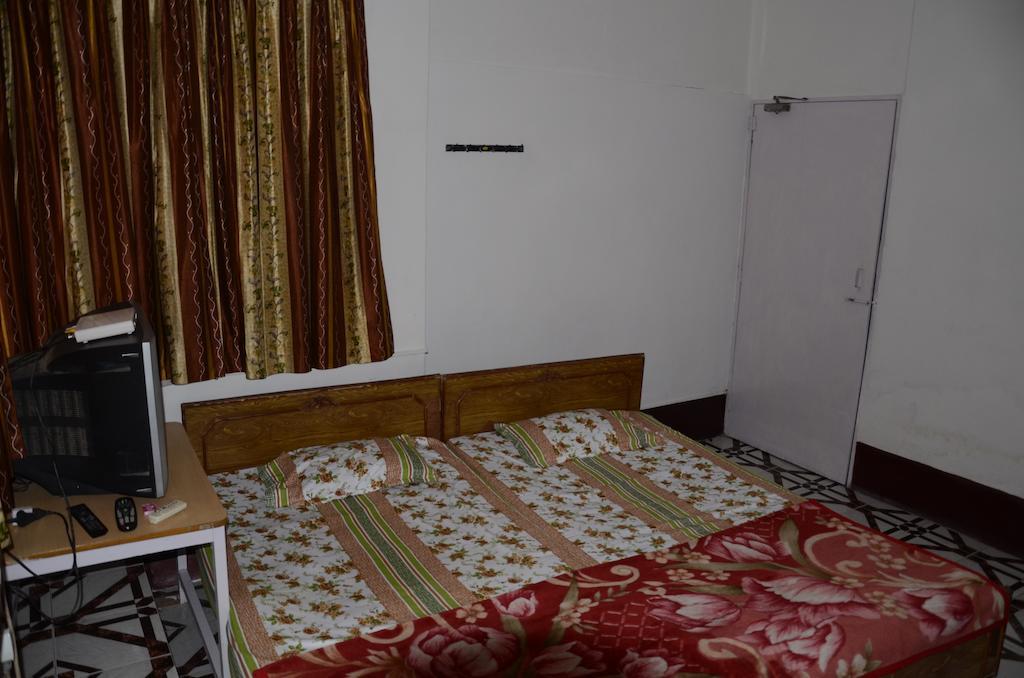 Kim Lawn Guest House Calcutta Eksteriør billede