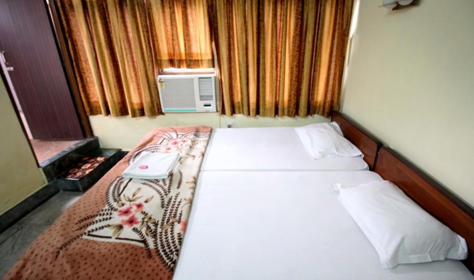 Kim Lawn Guest House Calcutta Eksteriør billede