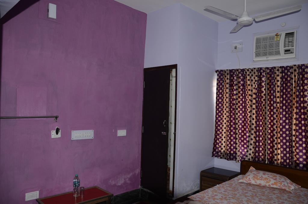 Kim Lawn Guest House Calcutta Eksteriør billede