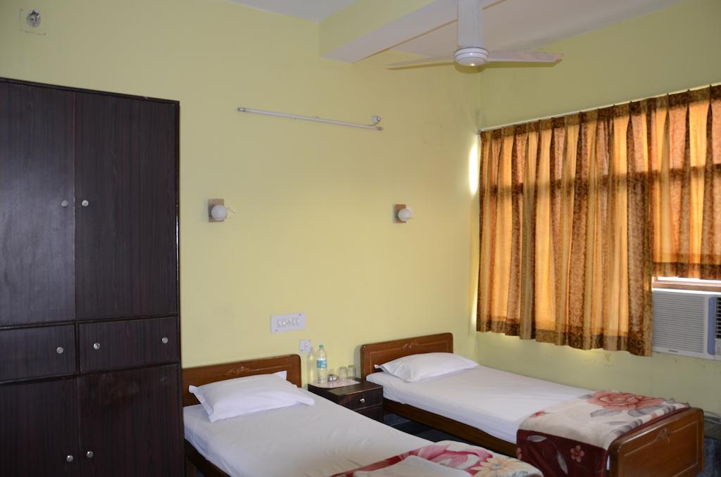 Kim Lawn Guest House Calcutta Eksteriør billede